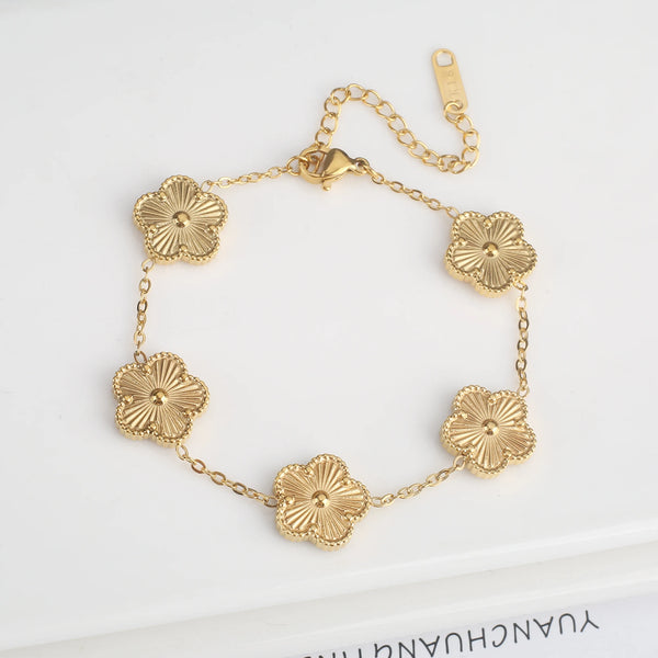 Stylish Clover Charm Bracelet