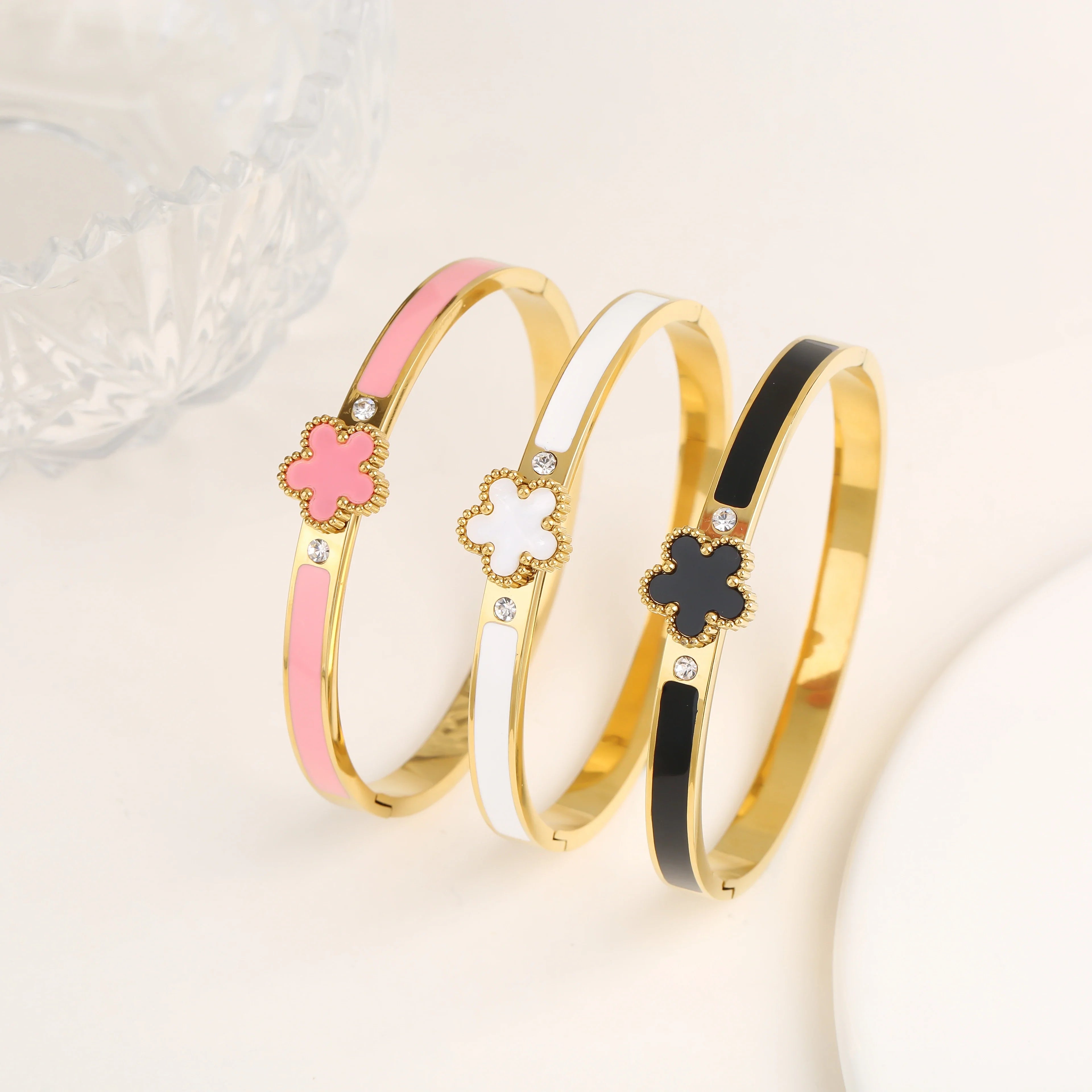 Elegant Five Leaf Flower Bracelet
