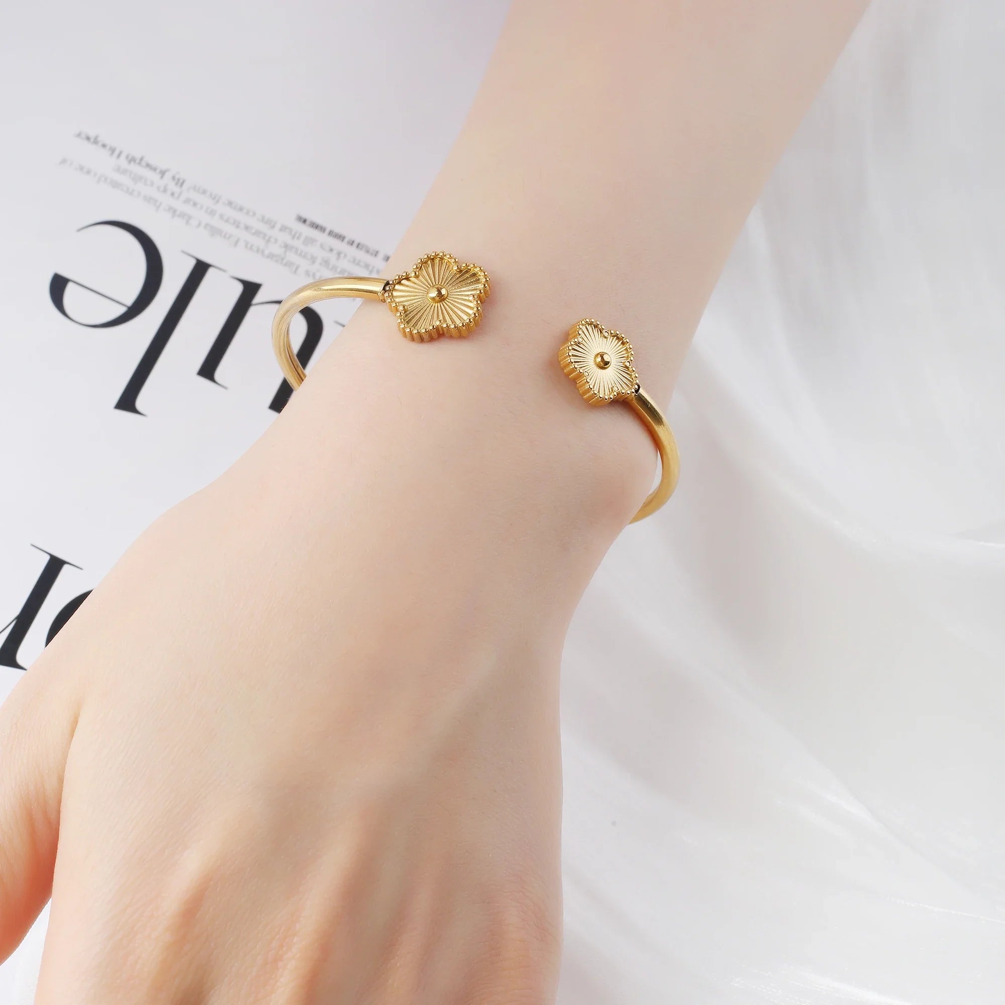 Five Leaf Flower Bangle